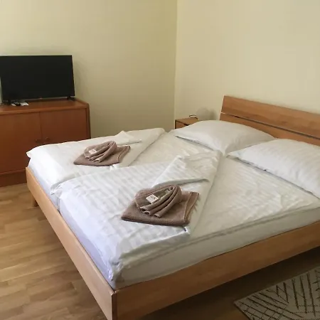 Lindenhof Ybbs فندق مبيت وإفطار يبز أن دير دوناو