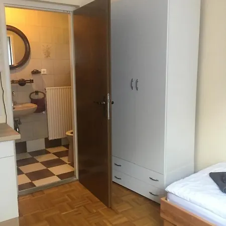 Lindenhof Ybbs 3* يبز أن دير دوناو